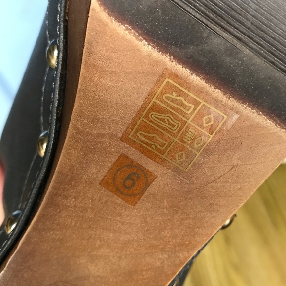 Ed Hardy peacock heart flash traditional tattoo leather clog studded heels - Picture 7 of 11